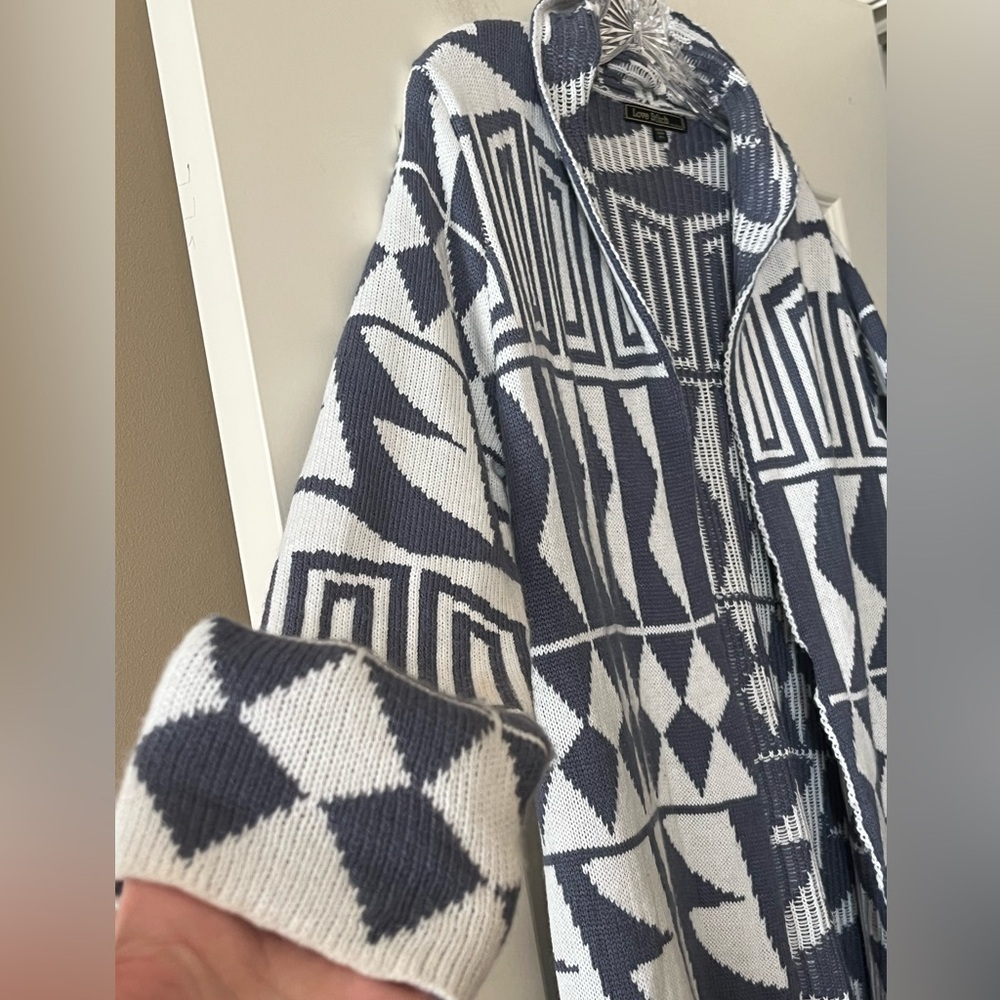 Love Stitch Acrylic Geometric Patterned Blue and White Long Cardigan Size M/L - Picture 9 of 15